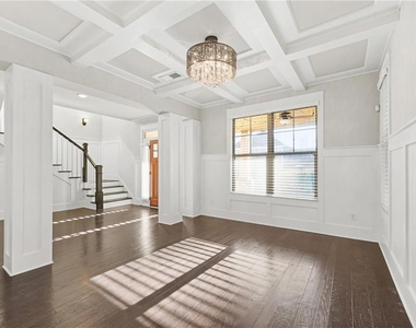 2439 Muirfield Place - Photo Thumbnail 7