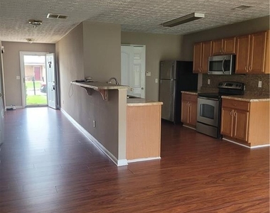 748 Georgetown Court - Photo Thumbnail 9