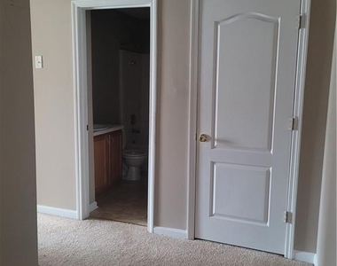 748 Georgetown Court - Photo Thumbnail 4