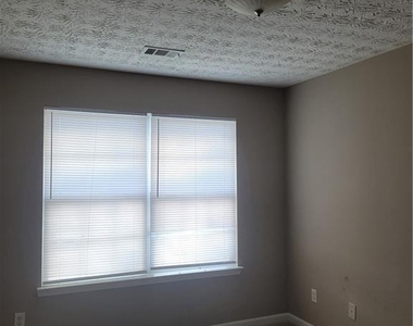 748 Georgetown Court - Photo Thumbnail 2
