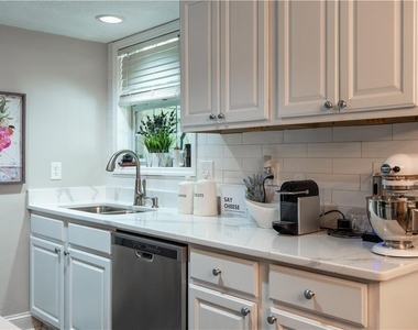 6900 Roswell Road - Photo Thumbnail 19