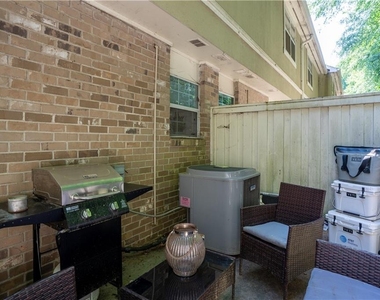 6900 Roswell Road - Photo Thumbnail 44