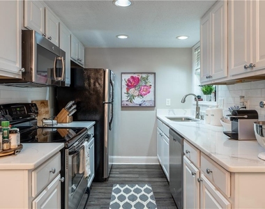6900 Roswell Road - Photo Thumbnail 20