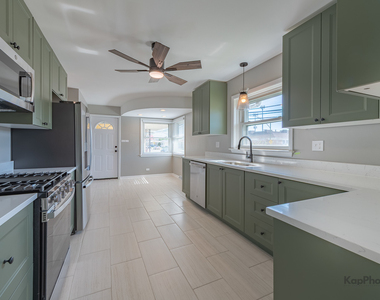 8500 W Carmen Avenue - Photo Thumbnail 10