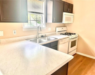 2802 Pine Valley Way Nw - Photo Thumbnail 3