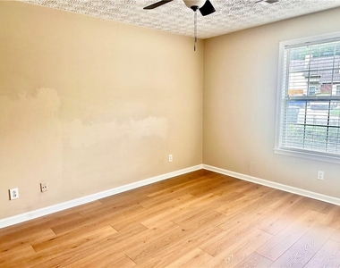 2802 Pine Valley Way Nw - Photo Thumbnail 5