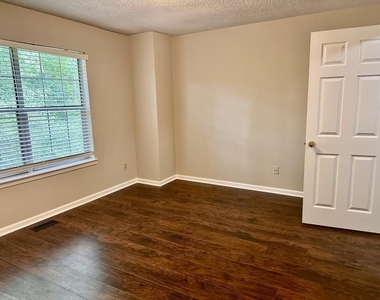 2290 Fairways Court - Photo Thumbnail 11
