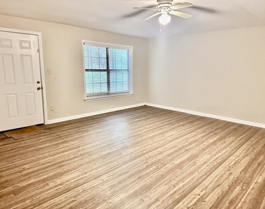 2290 Fairways Court - Photo Thumbnail 20