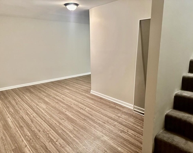 2290 Fairways Court - Photo Thumbnail 17
