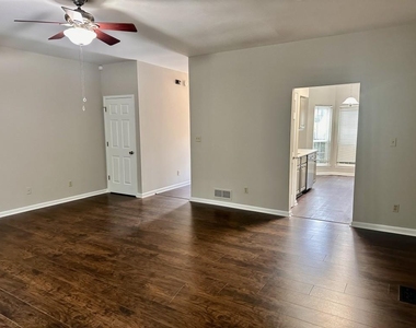 2290 Fairways Court - Photo Thumbnail 7