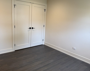 7701 W Marwood Avenue - Photo Thumbnail 3