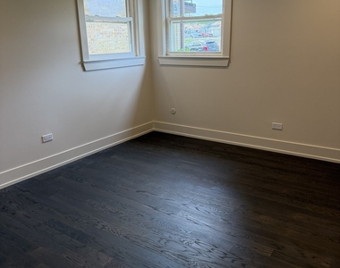 7701 W Marwood Avenue - Photo Thumbnail 5