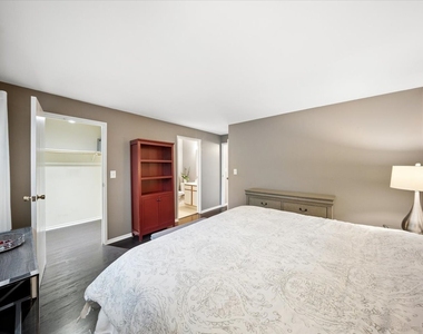 550 Vine Avenue - Photo Thumbnail 8