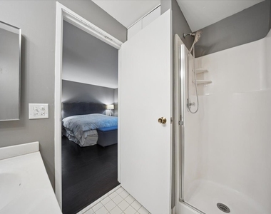 550 Vine Avenue - Photo Thumbnail 13