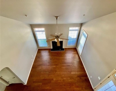 3322 Castleberry Village Drive - Photo Thumbnail 8