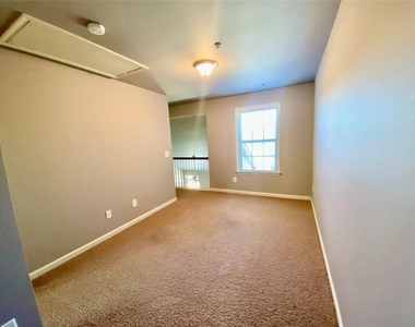 3322 Castleberry Village Drive - Photo Thumbnail 10