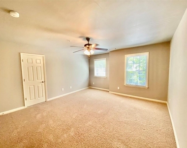 3322 Castleberry Village Drive - Photo Thumbnail 14