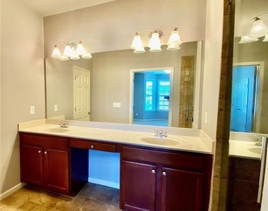 3322 Castleberry Village Drive - Photo Thumbnail 12