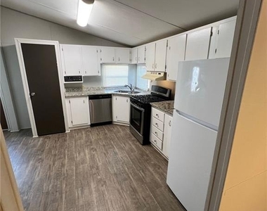 3700 Ash Drive - Photo Thumbnail 4