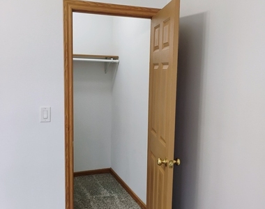397 Alles Avenue - Photo Thumbnail 21