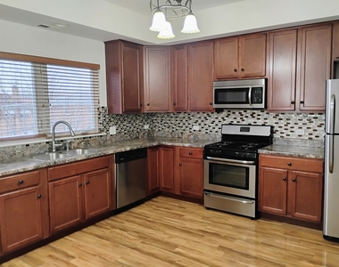 397 Alles Avenue - Photo Thumbnail 8