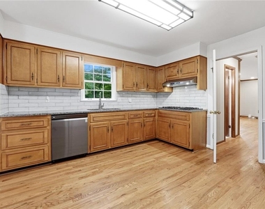 3731 Dunwoody Club Drive - Photo Thumbnail 6