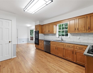 3731 Dunwoody Club Drive - Photo Thumbnail 7