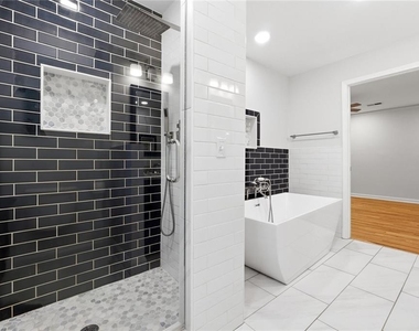 3731 Dunwoody Club Drive - Photo Thumbnail 14