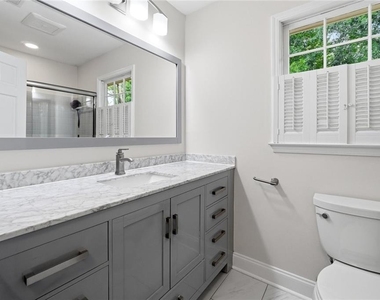 3731 Dunwoody Club Drive - Photo Thumbnail 17