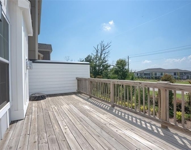 1059 Caruso Drive - Photo Thumbnail 11