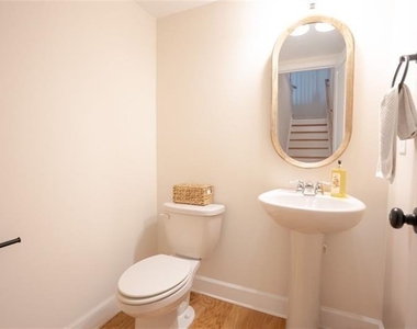 1059 Caruso Drive - Photo Thumbnail 6