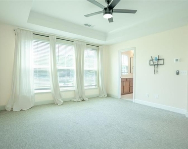 1059 Caruso Drive - Photo Thumbnail 15