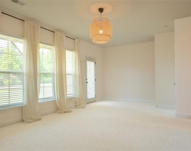 1059 Caruso Drive - Photo Thumbnail 17