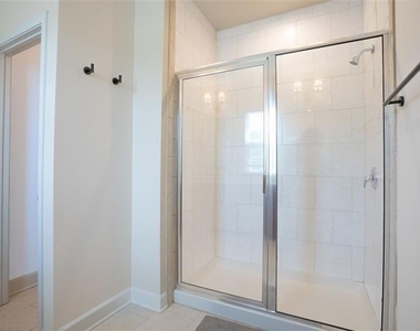 1059 Caruso Drive - Photo Thumbnail 5