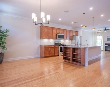 1059 Caruso Drive - Photo Thumbnail 2