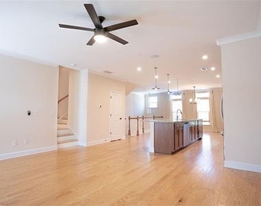 1059 Caruso Drive - Photo Thumbnail 8