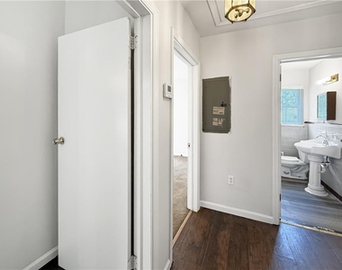 1668 Laurelwood Drive Sw - Photo Thumbnail 10