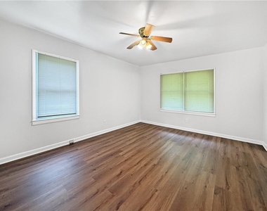 1668 Laurelwood Drive Sw - Photo Thumbnail 14