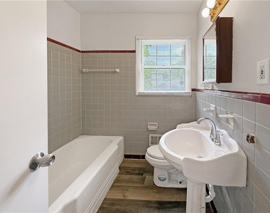 1668 Laurelwood Drive Sw - Photo Thumbnail 13