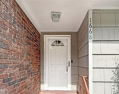 1668 Laurelwood Drive Sw - Photo Thumbnail 1
