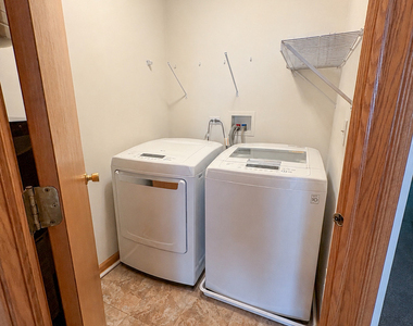 1453 Millbrook Drive - Photo Thumbnail 7