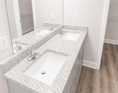 153 Towne Villas Drive - Photo Thumbnail 11