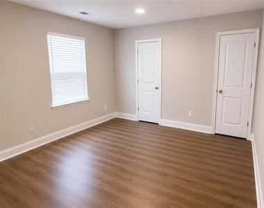 153 Towne Villas Drive - Photo Thumbnail 9