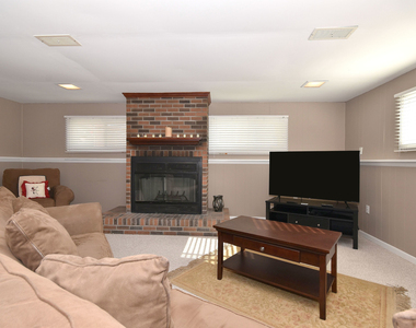 861 S Hawthorne Avenue - Photo Thumbnail 24