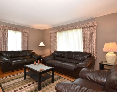 861 S Hawthorne Avenue - Photo Thumbnail 9