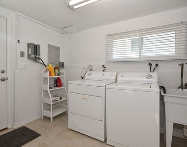 861 S Hawthorne Avenue - Photo Thumbnail 27