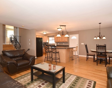 861 S Hawthorne Avenue - Photo Thumbnail 11