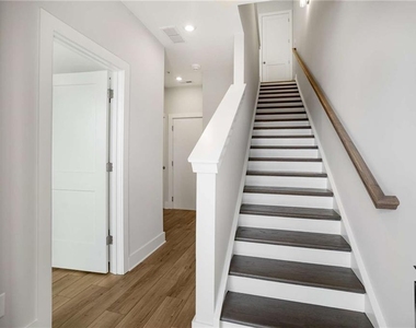 1293 Longreen Terrace Nw - Photo Thumbnail 2