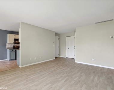 310 Wethington Drive - Photo Thumbnail 3