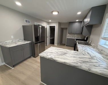 172 Oak Drive - Photo Thumbnail 4